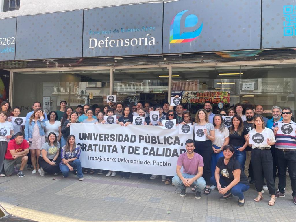 Los trabajadores de la Defensoría decimos: ¡No al ajuste de Milei! ¡Abajo el ajuste a la&nbsp;Universidad!