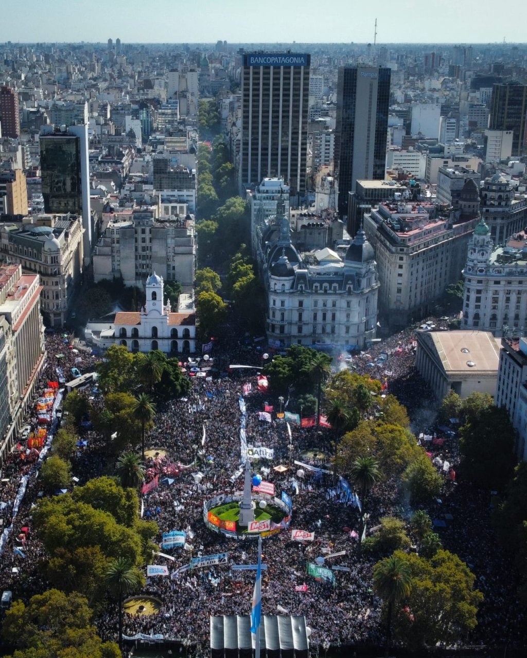 Después de la masiva plaza del 24: Organizar estas fuerzas para derrotar a&nbsp;Milei