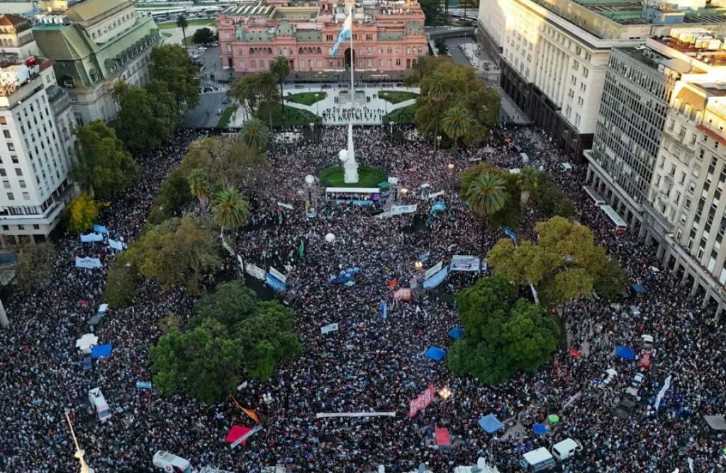 Marcha federal universitaria 23 de abril